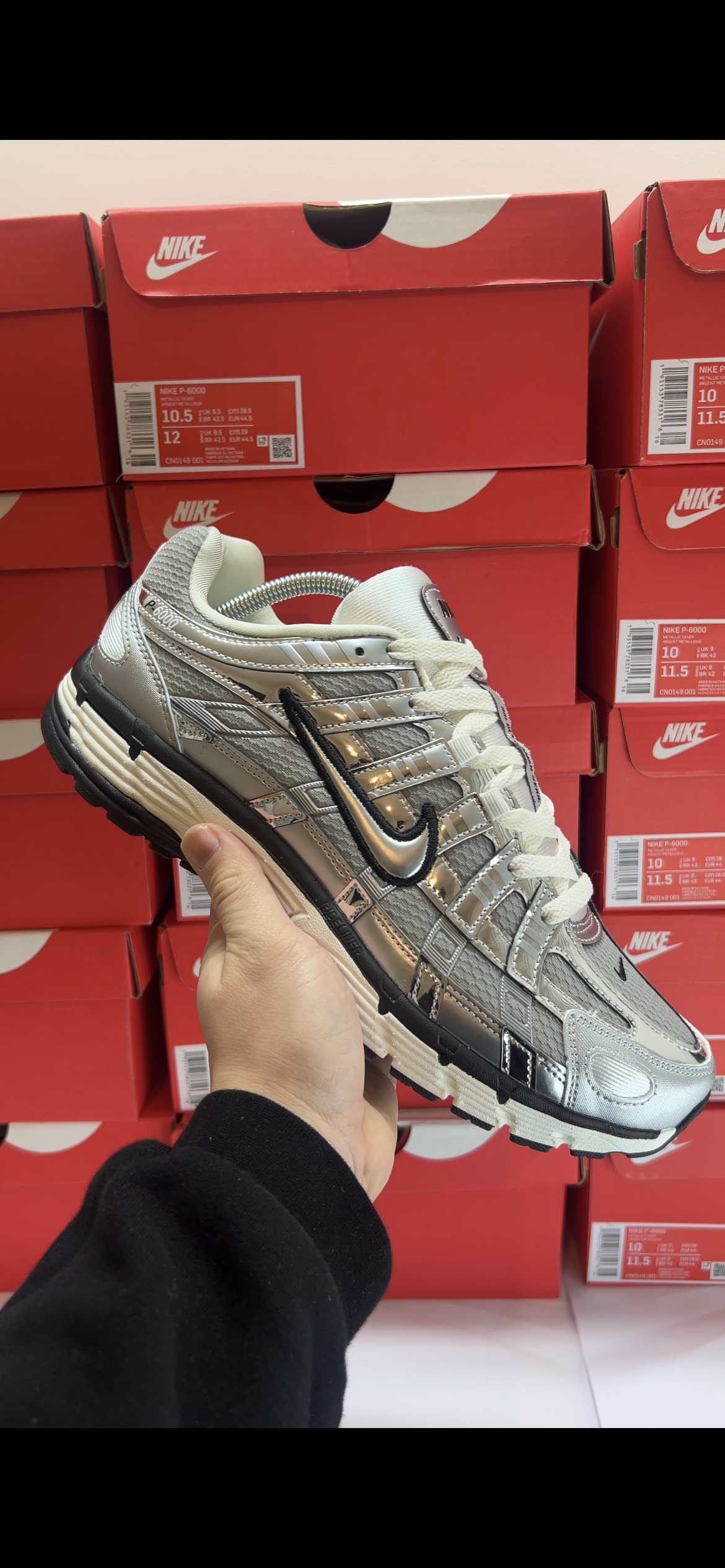 NIKE P6000 METALLIC SILVER
